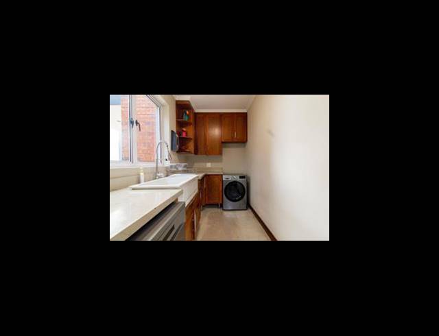 5 BEDROOM HOUSE FOR SALE IN MEYERSDAL ECO ESTATE